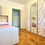 Appartamento Lovely In With Wifi Katuni